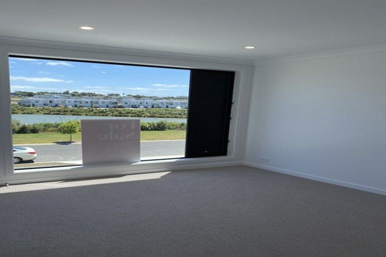 Photo of property in 51 Koura Drive, Red Beach, 0932