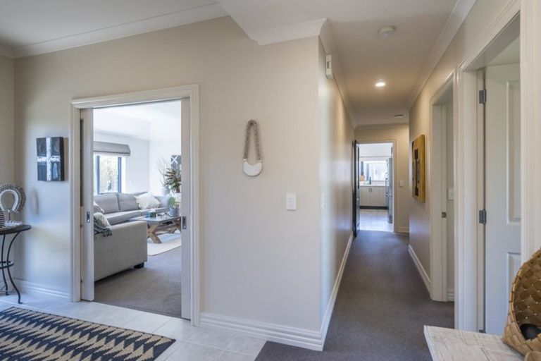 Photo of property in 3 Holcombe Drive, Paraparaumu, 5032