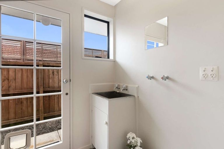 Photo of property in 1/37 Karnak Crescent, Russley, Christchurch, 8042