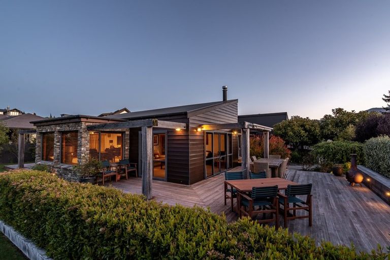 Photo of property in 8 Baker Grove, Wanaka, 9305