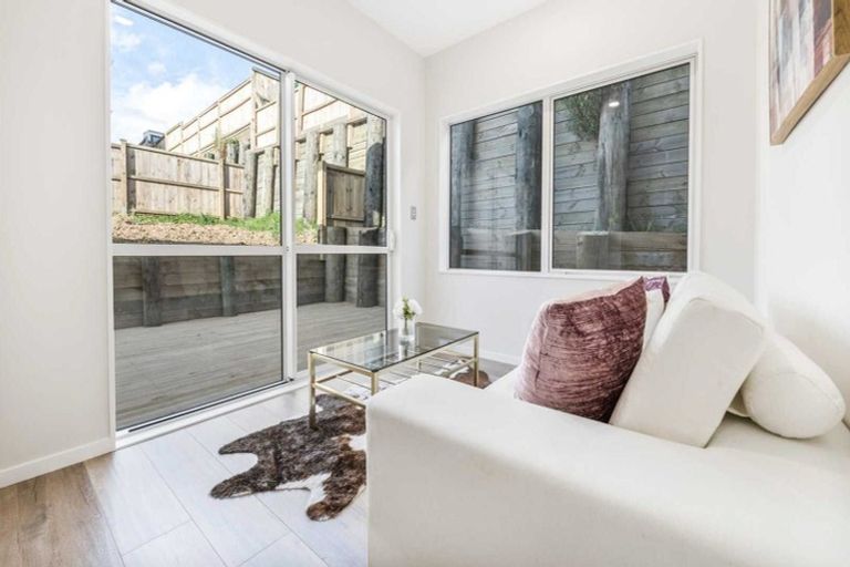 Photo of property in 12 Haku Road, Flat Bush, Auckland, 2019