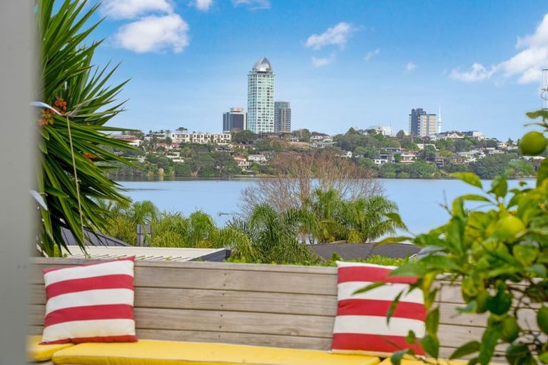 Photo of property in 10/72 Kitchener Road, Milford, Auckland, 0620