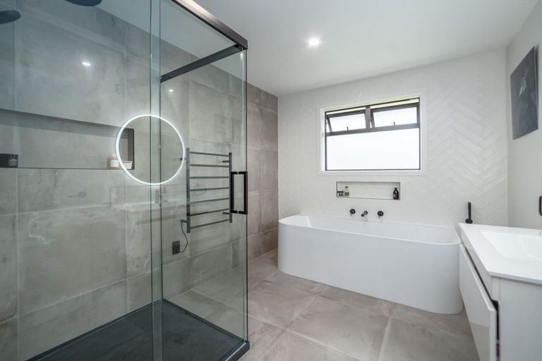 Photo of property in 8 Takahe Drive, Carterton, 5713