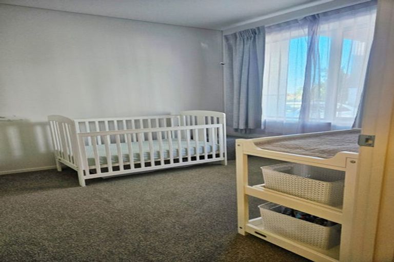 Photo of property in 4 Ceramic Lane, New Lynn, Auckland, 0600