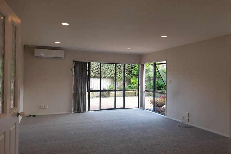 Photo of property in 8 Dunn Place, Farm Cove, Auckland, 2010