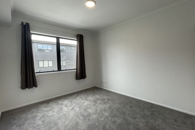 Photo of property in 4/11 Carlos Drive, Flat Bush, Auckland, 2016
