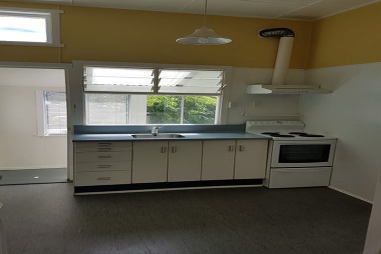 Photo of property in 213 The Parade, Island Bay, Wellington, 6023