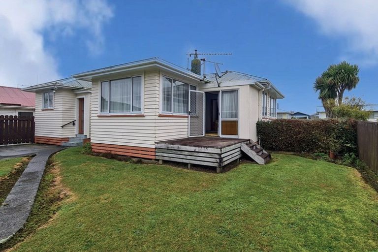 Photo of property in 150 Miranda Street, Stratford, 4332