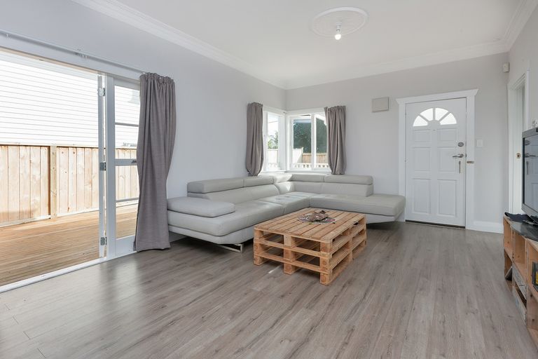 Photo of property in 1/23 Brandon Road, Glen Eden, Auckland, 0602