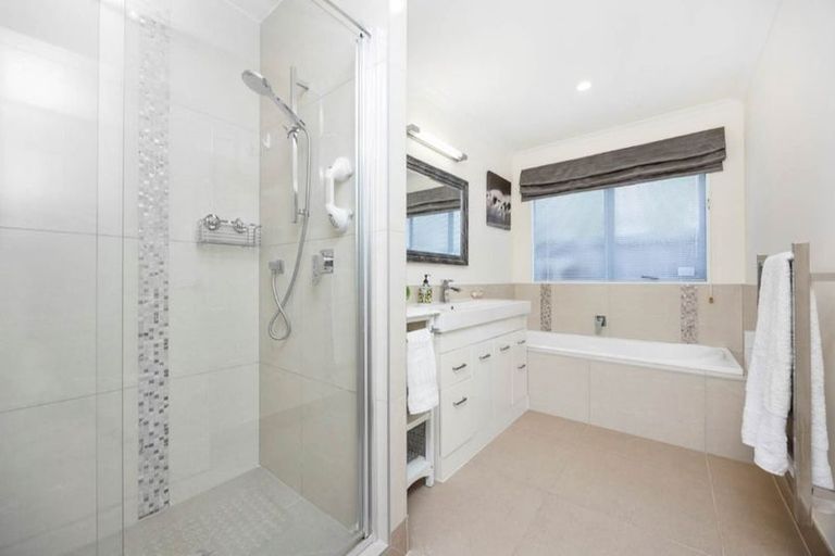 Photo of property in 40 Highfields Terrace, Henderson, Auckland, 0612