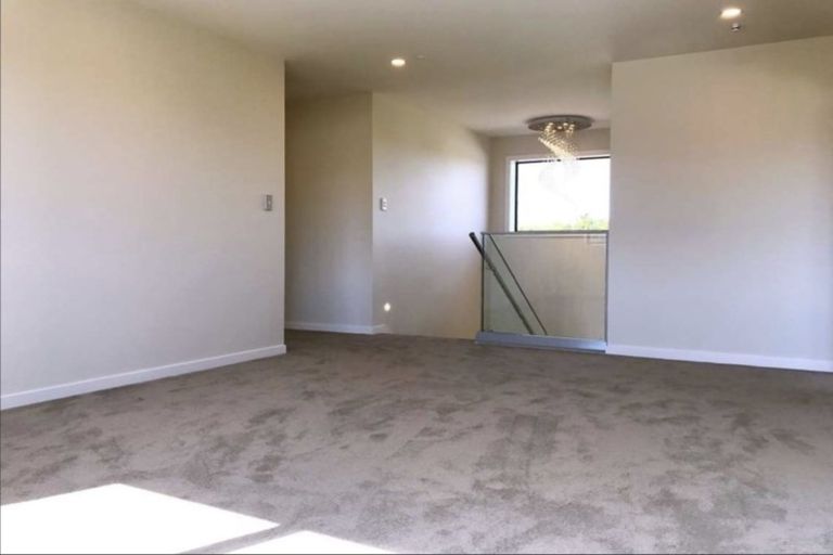 Photo of property in 5 Vazey Way, Hobsonville, Auckland, 0618