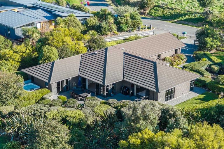 Photo of property in 9 Angus Way, Nikau Valley, Paraparaumu, 5032