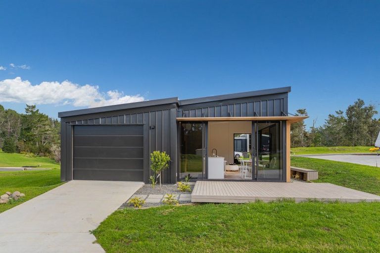 Photo of property in 11 Pinnacles Lane, Pauanui, 3579