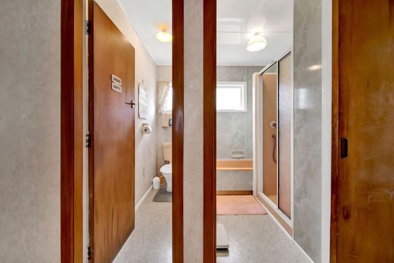 Photo of property in 117h Seaview Road, Westown, New Plymouth, 4310