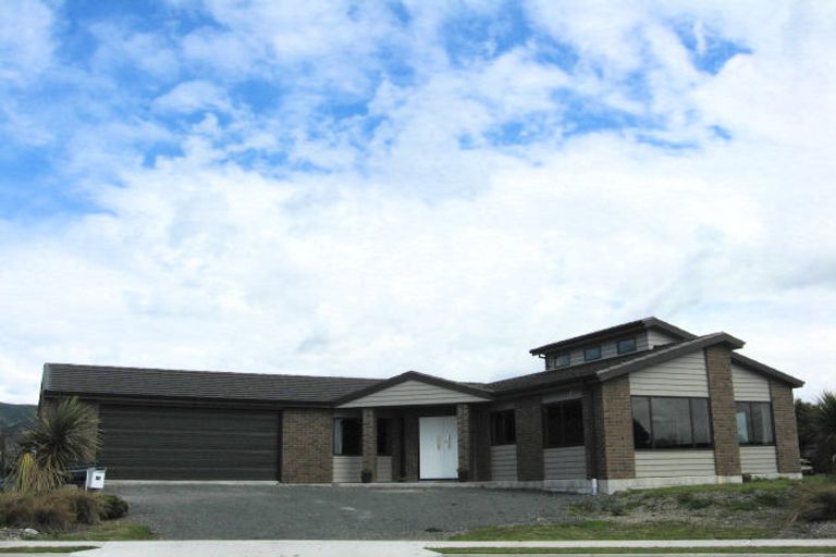 Photo of property in 38 Monaco View, Stoke, Nelson, 7011