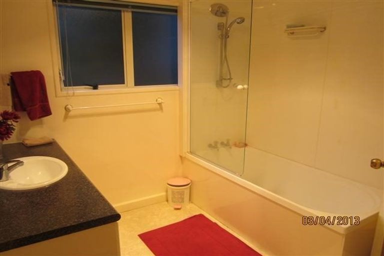 Photo of property in 80m Tirimoana Road, Te Atatu South, Auckland, 0602
