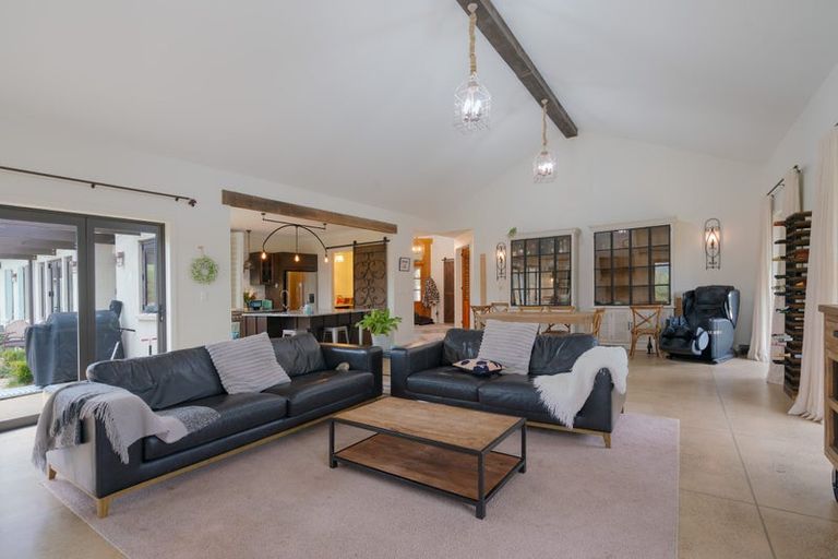 Photo of property in 18 Myra Evelyn Grove, Dairy Flat, Albany, 0792