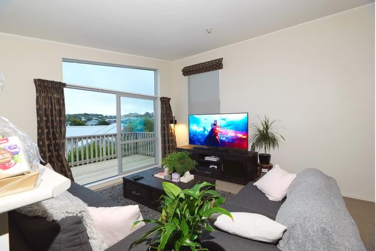 Photo of property in 64a Sheridan Terrace, Johnsonville, Wellington, 6037