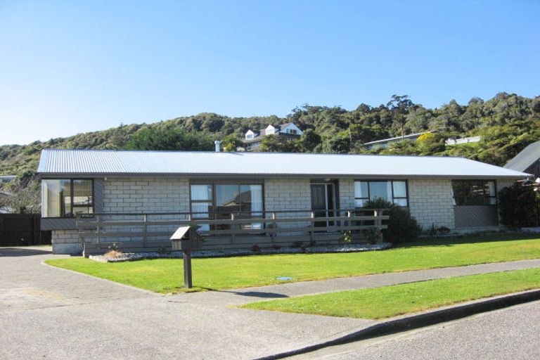 Photo of property in 13 Loris Place, Karoro, Greymouth, 7805