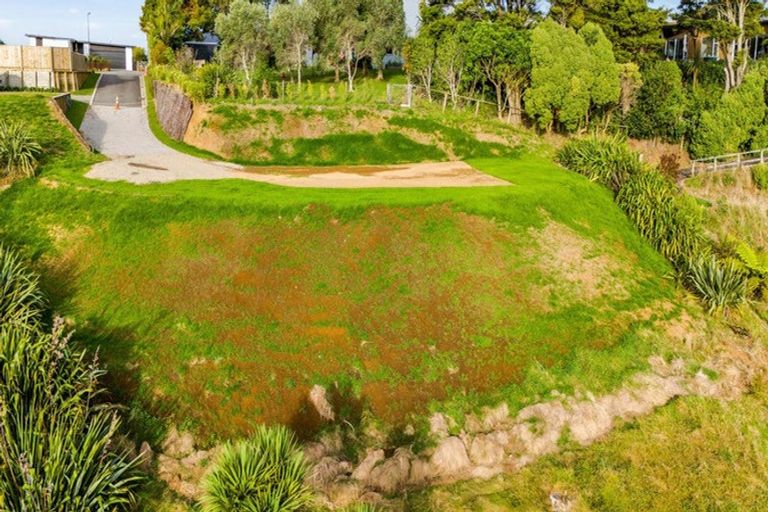 Photo of property in 10 Aderman Place, Hurworth, New Plymouth, 4310