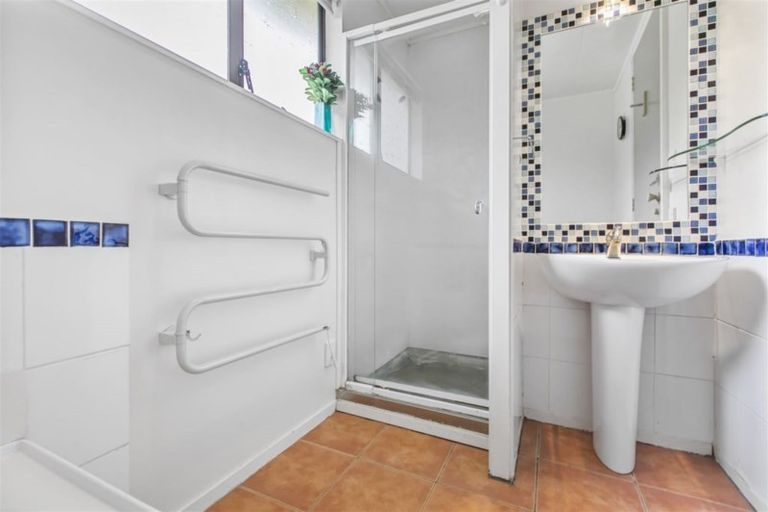 Photo of property in 12 Fitzherbert Avenue, West Harbour, Auckland, 0618