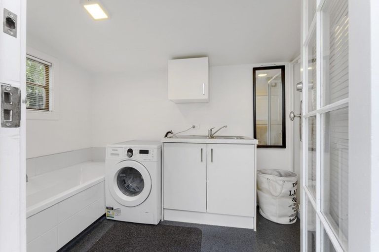 Photo of property in 124 Nursery Road, Phillipstown, Christchurch, 8011