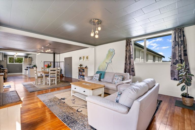 Photo of property in 2268 Ohai Clifden Highway, Orawia, Otautau, 9682