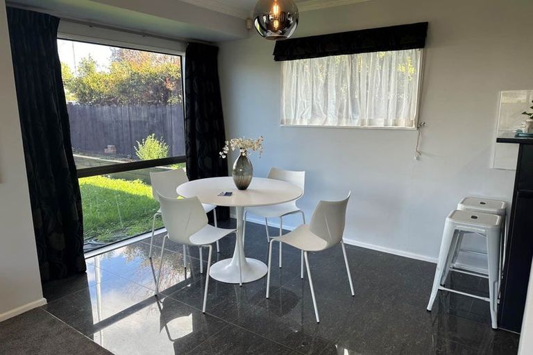 Photo of property in 70 Manuroa Road, Takanini, 2112