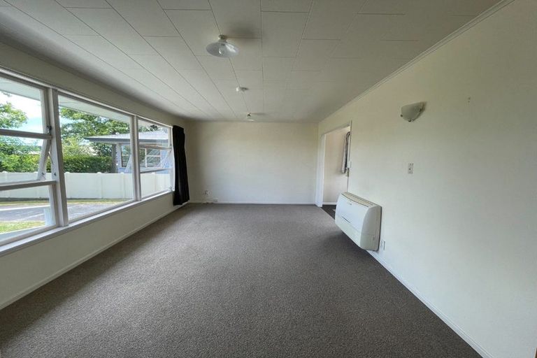 Photo of property in 6 Holdsworth Avenue, Milson, Palmerston North, 4414