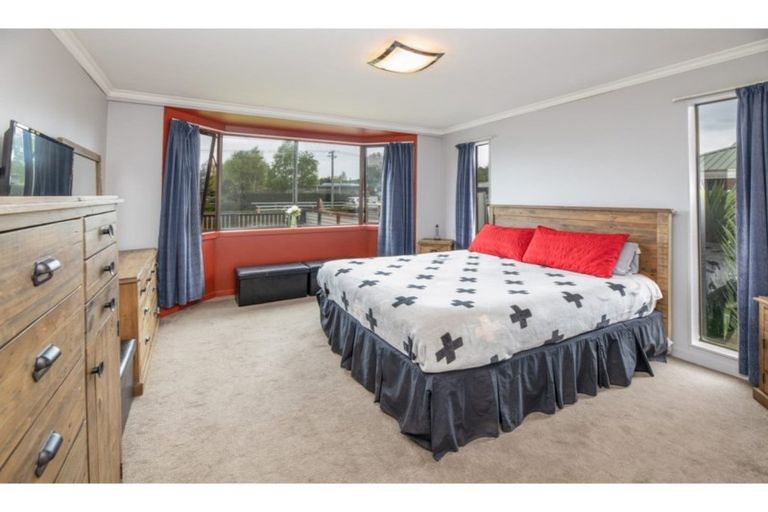 Photo of property in 23 Cross Street, Coalgate, 7673