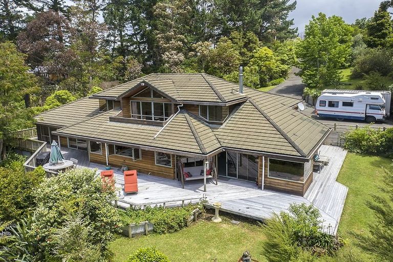 Photo of property in 70 Scott Road, Stanmore Bay, Whangaparaoa, 0932