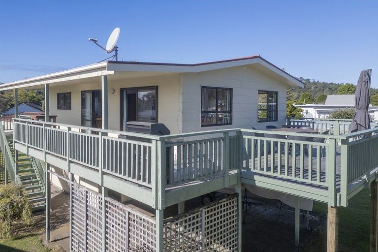 Photo of property in 20 Oyster Drive, Cooks Beach, Whitianga, 3591