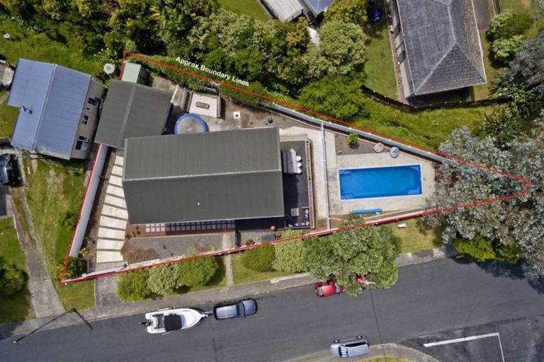 Photo of property in 11 Becroft Drive, Forrest Hill, Auckland, 0620