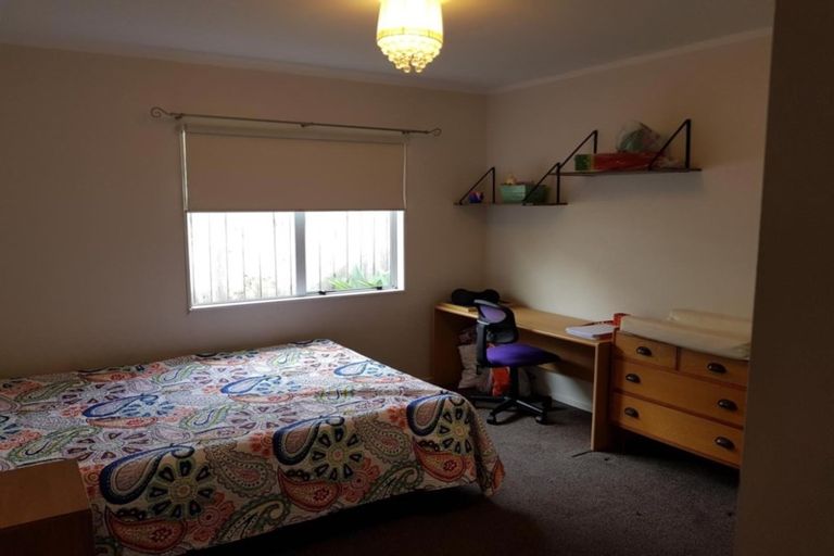 Photo of property in 1/14 Midgley Road, West Harbour, Auckland, 0618