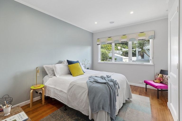 Photo of property in 30 Mantell Street, Seatoun, Wellington, 6022