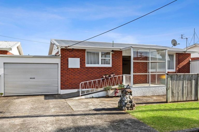 Photo of property in 2/67 Young Street, New Plymouth, 4310
