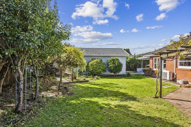 Photo of property in 6 Walton Avenue, Waikanae, 5036