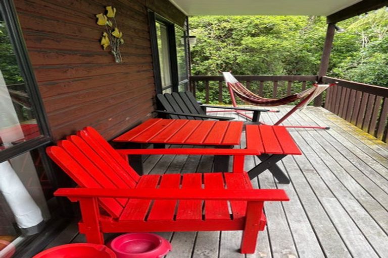 Photo of property in 14 Sandy Bay Road, Black Rock, Picton, 7282