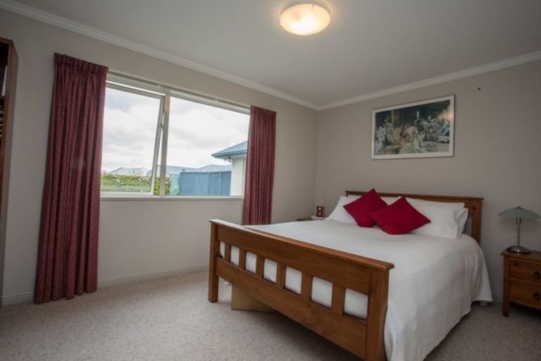 Photo of property in 12 Calder Place, Winton, 9720