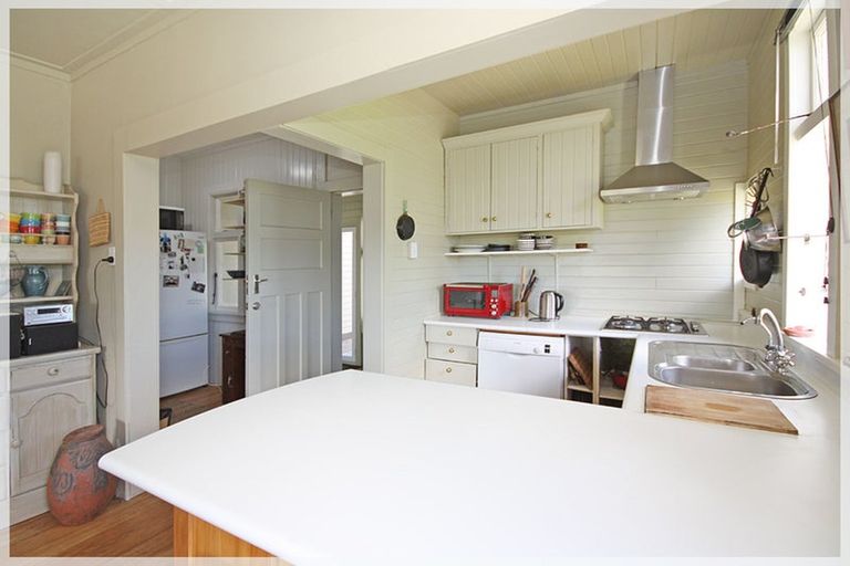 Photo of property in 42 Nuku Street, Tangimoana, 4822