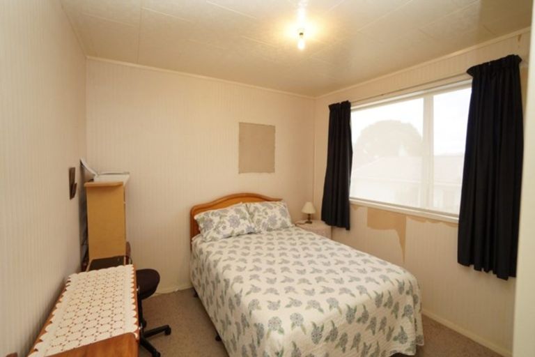 Photo of property in 12 Manaia View Road, One Tree Point, 0118