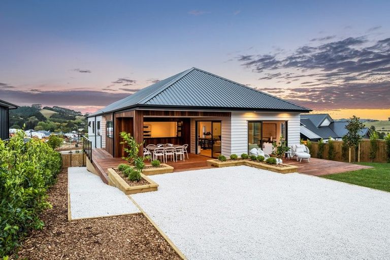 Photo of property in 17 Penney Rise, Matakana, 0985