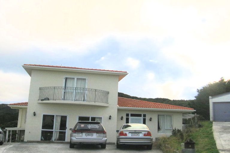 Photo of property in 8 Penlington Place, Karori, Wellington, 6012