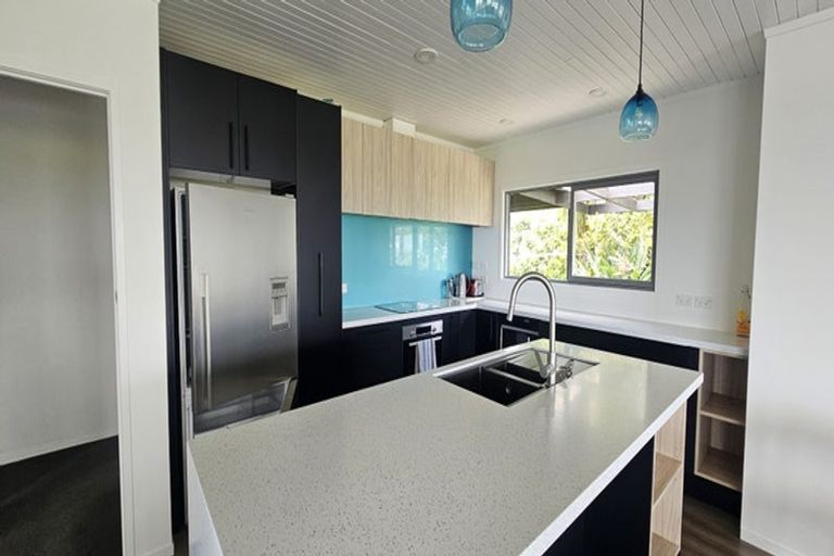 Photo of property in 215 Cove Road, Waipu, 0582