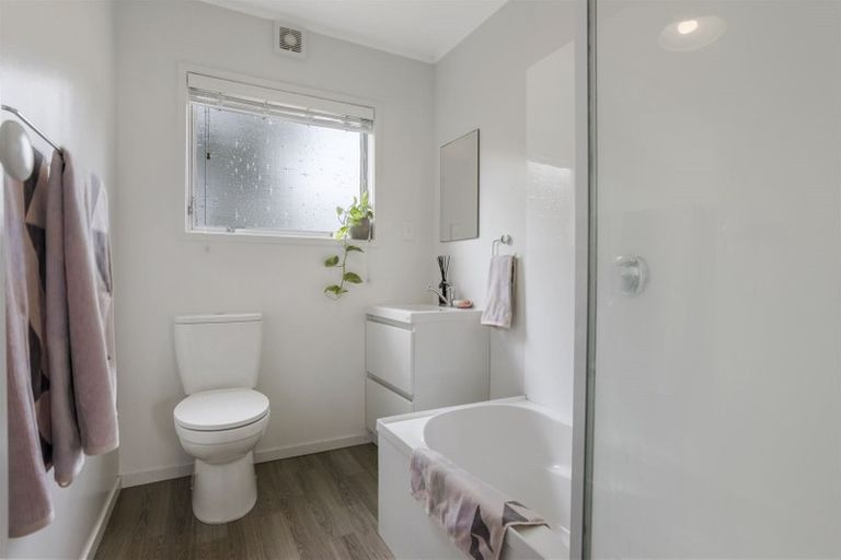 Photo of property in 2/34 Watea Road, Sandringham, Auckland, 1025