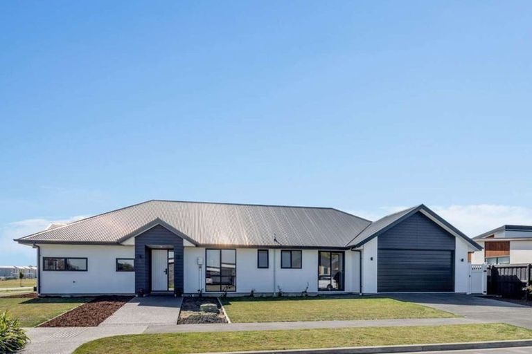 Photo of property in 10 Mills Road, Marshland, Christchurch, 8051