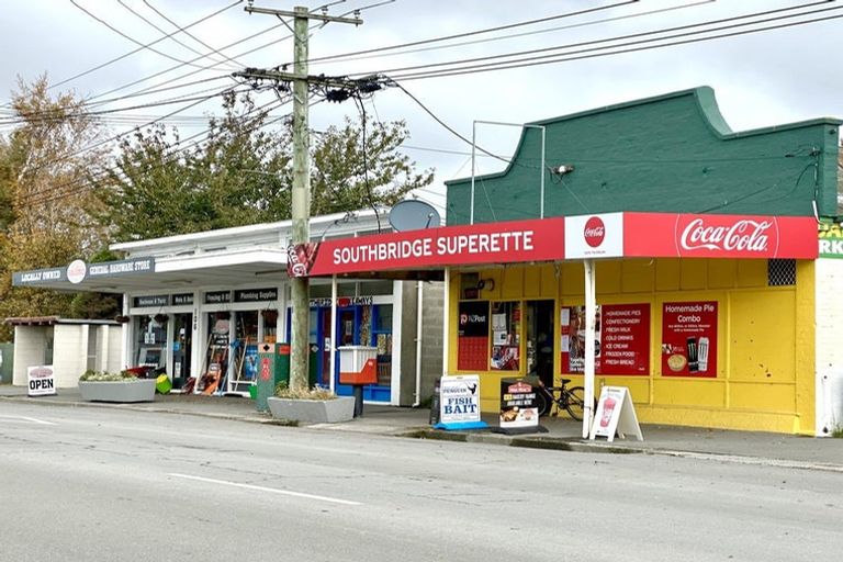 Photo of property in 23 Bridge Street, Southbridge, 7602