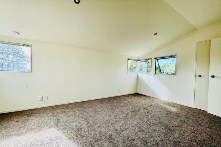 Photo of property in 1/5 Carole Crescent, Pakuranga, Auckland, 2010