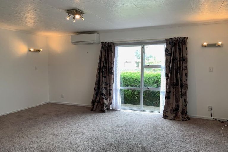 Photo of property in 38 Norfolk Crescent, Otaki Beach, Otaki, 5512