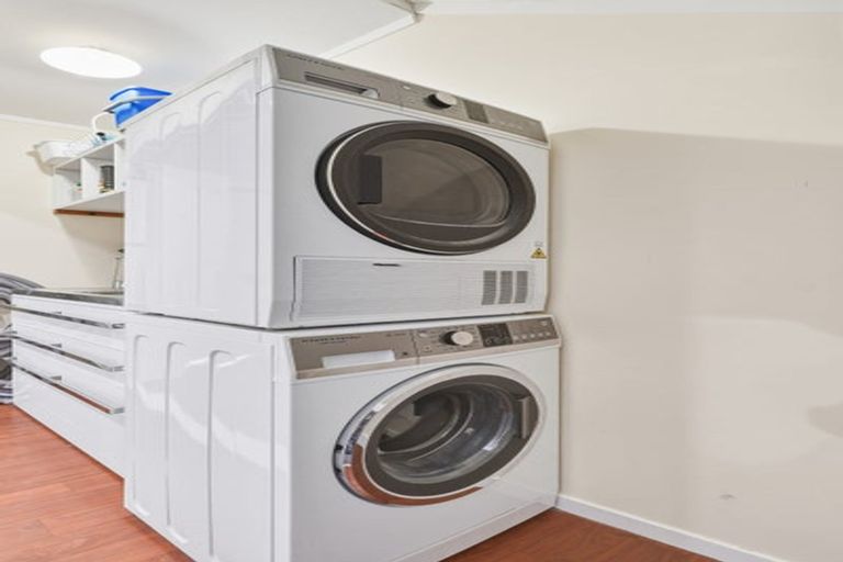 Photo of property in 2 Leyden Terrace, Andersons Bay, Dunedin, 9013